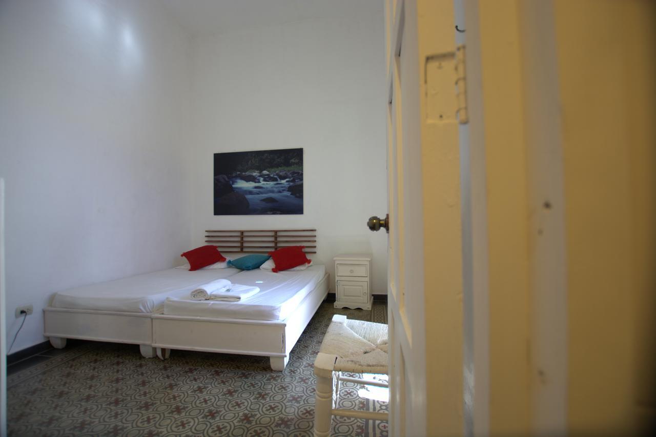 La Puerta Roja Guest House Santo Domingo Exterior photo